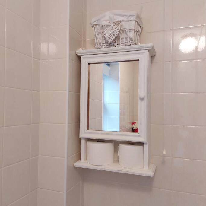 Cheerful, Cosy, One Bedroom Home With Patio And Parking Newbury  Bagian luar foto